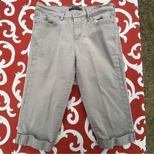 Levi’s Cuffed Capri Denim Jeans size 10 30